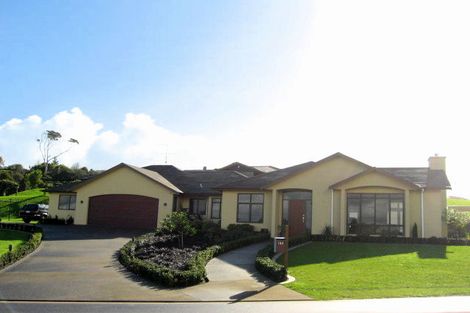 Photo of property in 144 Polo Prince Drive, Alfriston, Auckland, 2105