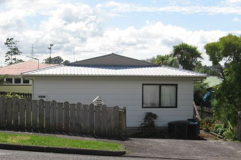 Photo of property in 63 Beaubank Road, Kelston, Auckland, 0602
