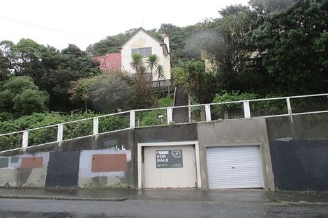 Photo of property in 44 Queens Drive, Lyall Bay, Wellington, 6022