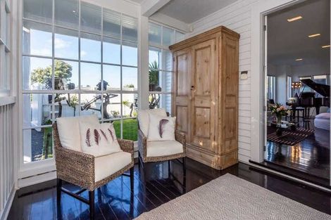 Photo of property in 100 Esplanade, Sumner, Christchurch, 8081