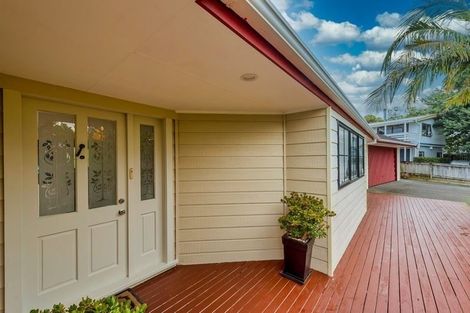 Photo of property in 11 Raphael Place, West Harbour, Auckland, 0618