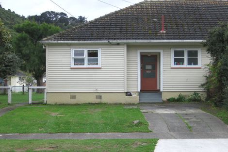 Photo of property in 35 Lockwood Crescent, Taita, Lower Hutt, 5011