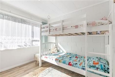 Photo of property in 1/34 Drome View Place, Beach Haven, Auckland, 0626