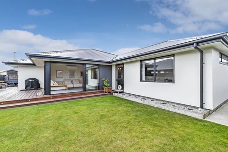 Photo of property in 3 Guyon Street, Marshland, Christchurch, 8083