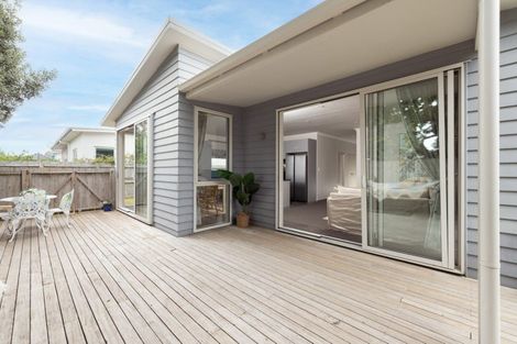Photo of property in 15 Spinifex Street, Papamoa Beach, Papamoa, 3118