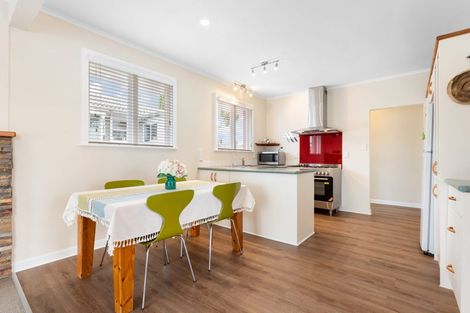 Photo of property in 1/625 Beach Road, Rothesay Bay, Auckland, 0630