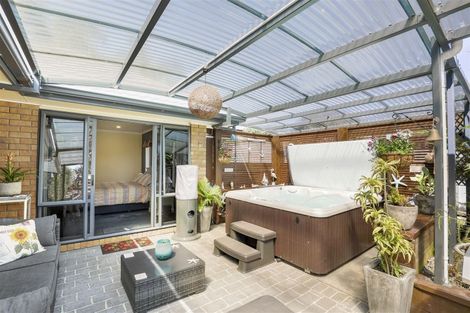 Photo of property in 29 Cairns Crescent, Rototuna, Hamilton, 3210