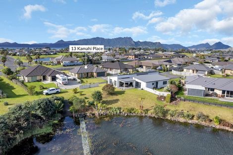 Photo of property in 13 Kamahi Place, One Tree Point, 0118