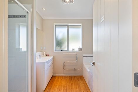 Photo of property in 12 Willowside Place, Amberley, 7410