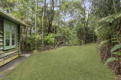 Photo of property in 25 Turanga Road, Henderson Valley, Auckland, 0612