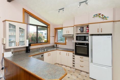 Photo of property in 16 Campion Road, Riverdale, Gisborne, 4010