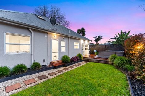 Photo of property in 2/7 Seine Road, Forrest Hill, Auckland, 0620