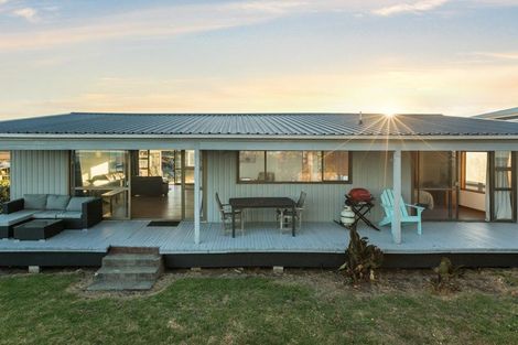 Photo of property in 43 Hanlen Avenue, Waihi Beach, 3611