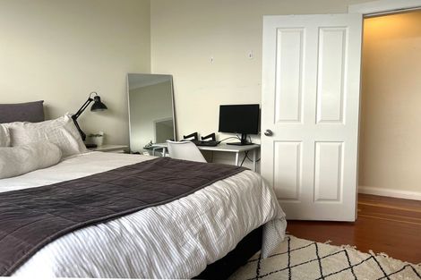 Photo of property in 9 Medway Street, Island Bay, Wellington, 6023