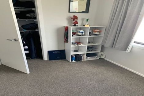 Photo of property in 29b Glanmire Road, Newlands, Wellington, 6037