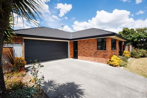 Photo of property in 10 Boston Parade, Kelvin Grove, Palmerston North, 4414