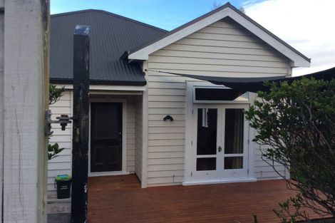 Photo of property in 16 Atkinson Road, Titirangi, Auckland, 0604