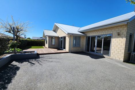 Photo of property in 26 Foresters Crescent, Parklands, Christchurch, 8083