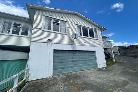 Photo of property in 4 Oaklands Grove, Clouston Park, Upper Hutt, 5018
