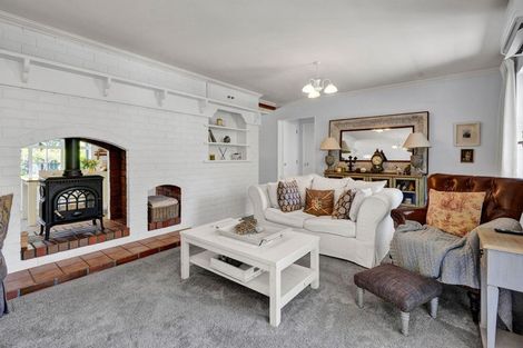 Photo of property in 11 Elder Grove, Whalers Gate, New Plymouth, 4310