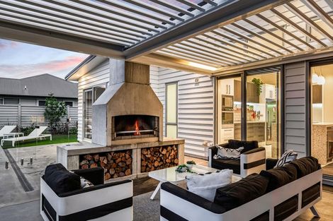 Photo of property in 3 Nikau Way, Riverhead, 0820