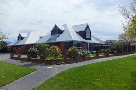 Photo of property in 1/21 Huntingdon Place Avonhead Christchurch City