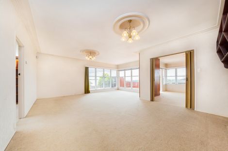 Photo of property in 4301 Great North Road, Glendene, Auckland, 0602