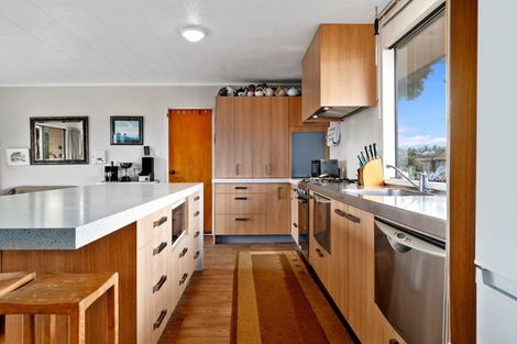 Photo of property in 64 Welcome Bay Road, Welcome Bay, Tauranga, 3112