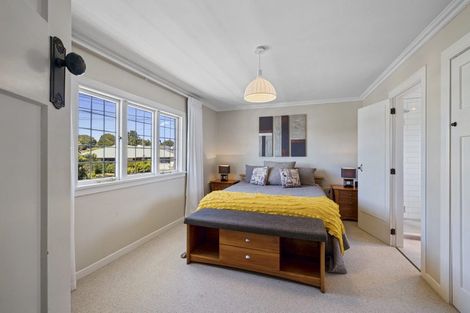 Photo of property in 26 Baring Terrace, Strandon, New Plymouth, 4312