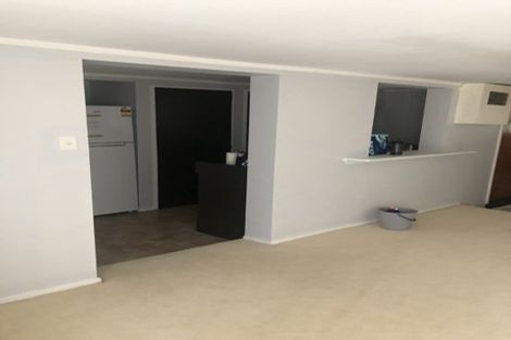 Photo of property in 32a Bancroft Terrace, Newlands, Wellington, 6037