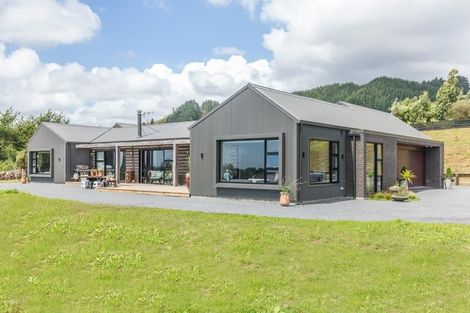 Photo of property in 157 Manakau Heights Drive, Manakau, Levin, 5573