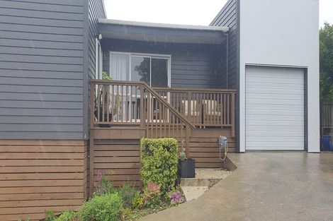 Photo of property in 81a Percy Kinsman Crescent, Riverstone Terraces, Upper Hutt, 5018