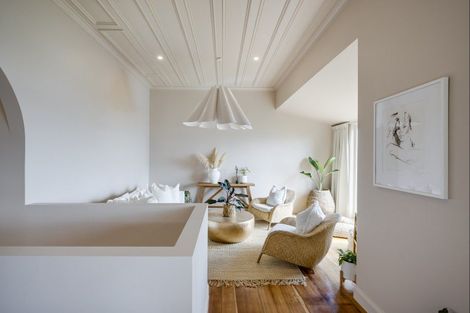 Photo of property in 5 Denholm Road, Hospital Hill, Napier, 4110