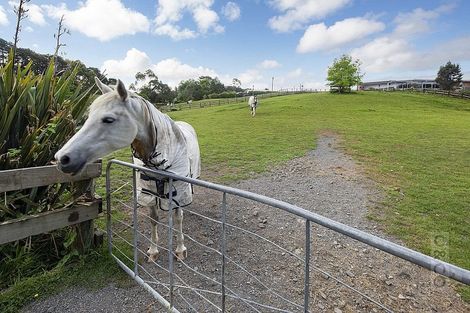 Photo of property in 17 Deacon Road, Riverhead, Kumeu, 0892