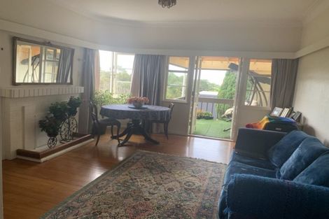 Photo of property in 1/227 East Coast Road, Campbells Bay, Auckland, 0620