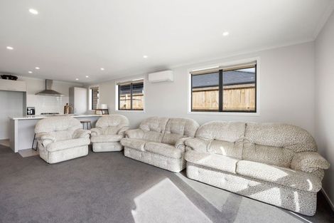 Photo of property in 41 Waruhia Crescent, Rototuna North, 3281