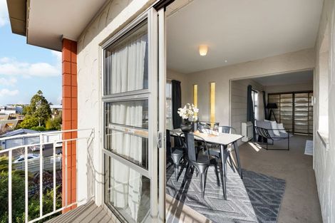 Photo of property in 12/10 Hunter Street, Hamilton Lake, Hamilton, 3204