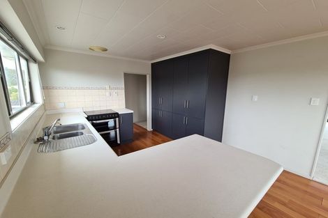 Photo of property in 25 Truby King Street, Merrilands, New Plymouth, 4312