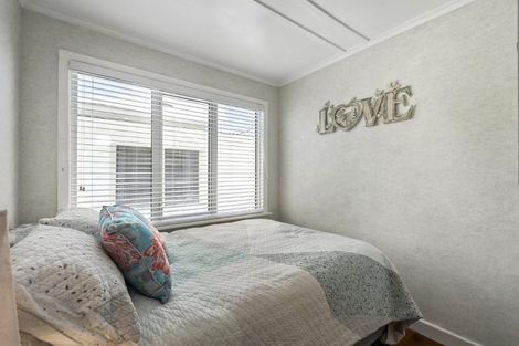 Photo of property in 1/24 Toroa Street, Torbay, Auckland, 0630