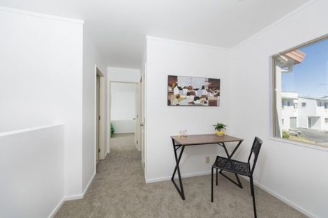 Photo of property in 9 Lockington Avenue, Henderson, Auckland, 0612