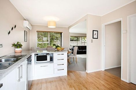 Photo of property in 1 Brunner Road, Glen Eden, Auckland, 0602