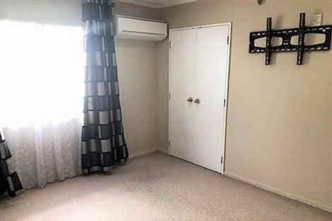 Photo of property in 2/421 Mount Albert Road, Mount Roskill, Auckland, 1041