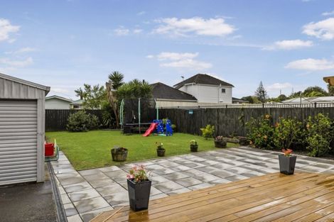Photo of property in 2 Lynmore Drive, Hillpark, Auckland, 2102