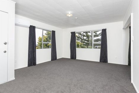 Photo of property in 90 Sunnyside Road, Sunnyvale, Auckland, 0612