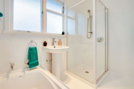 Photo of property in 44 Meeanee Road, Taradale, Napier, 4112