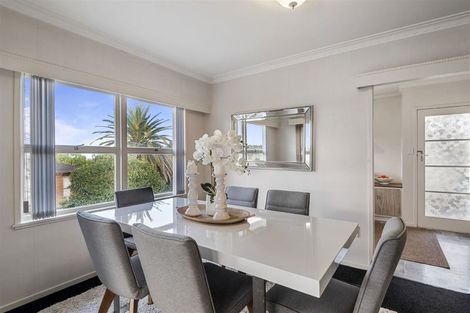 Photo of property in 225 Forrest Hill Road, Forrest Hill, Auckland, 0620