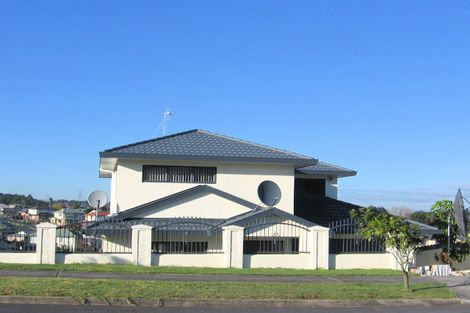 Photo of property in 10 Fairchild Avenue, Goodwood Heights, Auckland, 2105