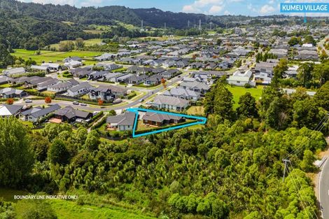 Photo of property in 13 Vogwill Road, Kumeu, 0810
