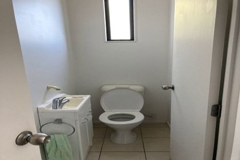 Photo of property in 25/22 Northcross Drive, Oteha, Auckland, 0632