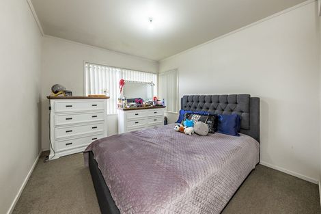 Photo of property in 13 Brent Place, Manurewa, Auckland, 2102
